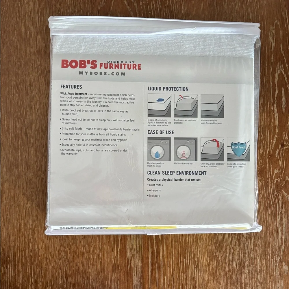 Bobs Furniture Fitted Mattress Protector - White